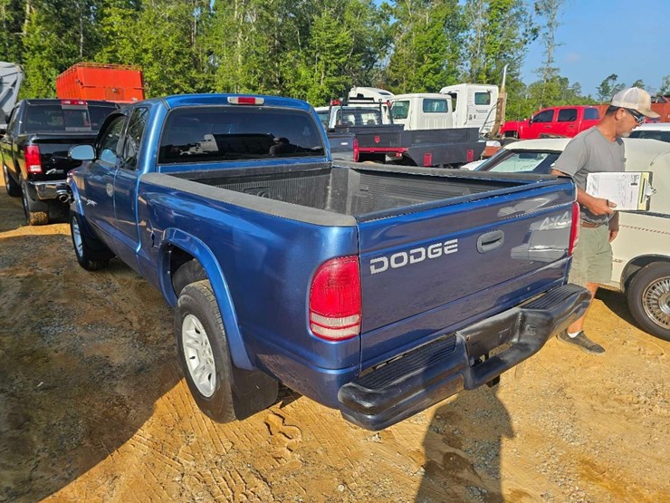 2001-dodge-dakota-image-3