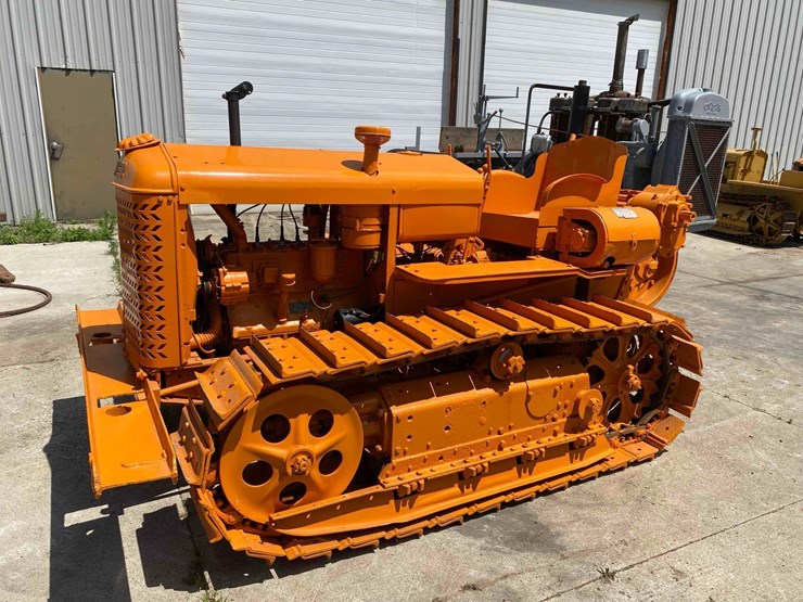 oliver-ag-6h-ag-crawler-image-1