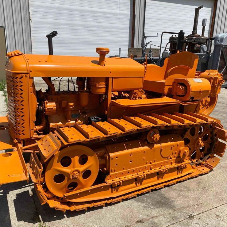 Oliver AG 6H Ag Crawler