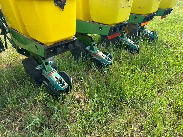 john-deere-30-image-11