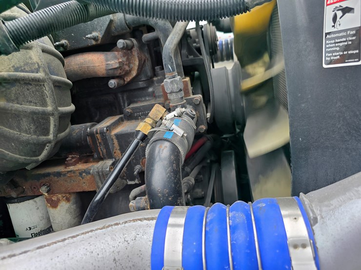 2018-freightliner-columbia-120-image-51