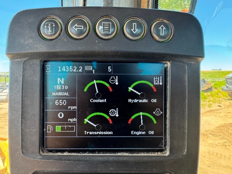 2013-deere-824k-image-46