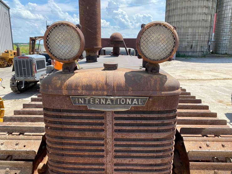 international-td-9--diesel-ag-crawler-image-7