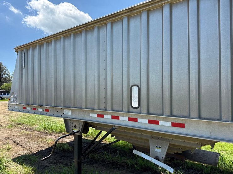 2009-dakota-aluminum-40ft-grain-trailer-image-13