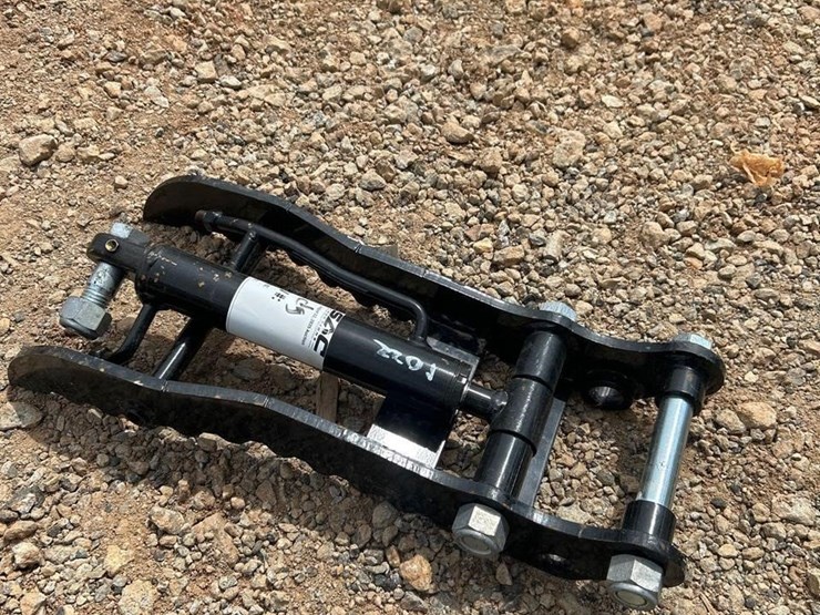 mini-excavator-hydraulic-thumb-image-1