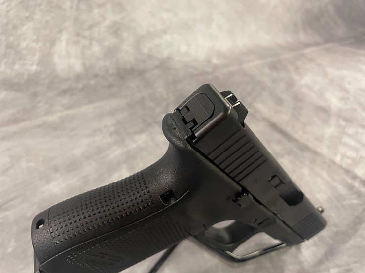 #4361-•-glock-model-19-gen-5-9mm-luger-pistol,-sn:-cesf245-image-15