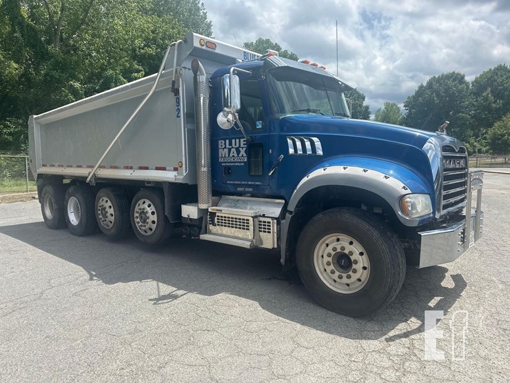 2021-mack-granite-64fr-image-3