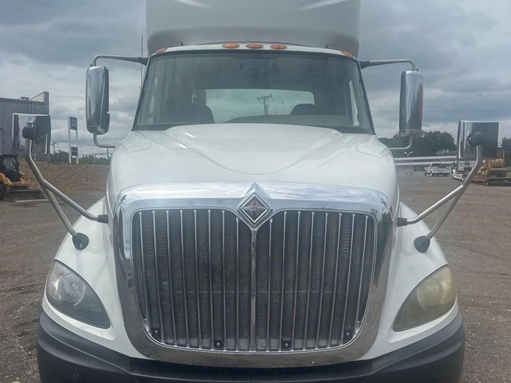 2011-international-prostar-image-2