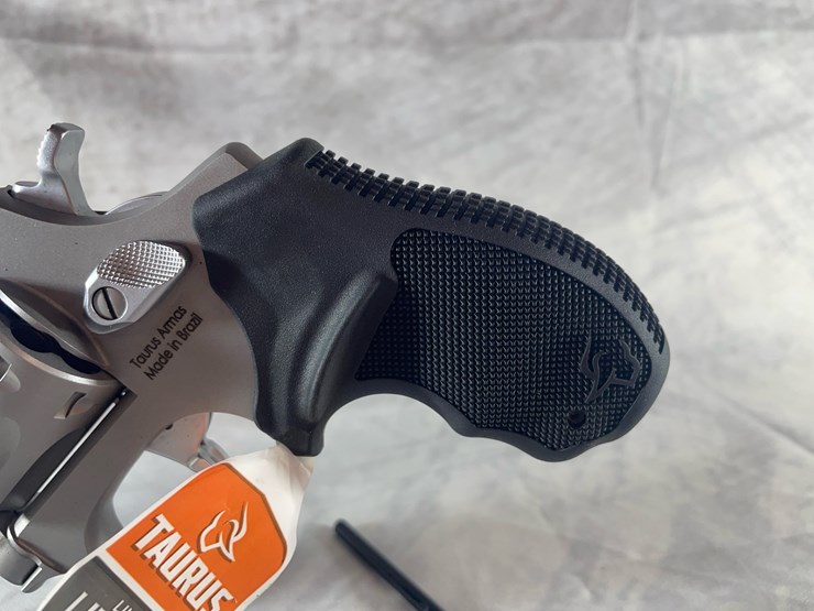 #4378-•-taurus-model-942-22-wmr-revolver,-sn:-ahd909852-image-17