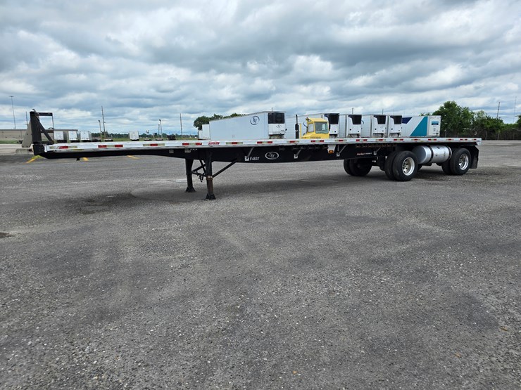 2015-great-dane-48'-x-102"-image-7