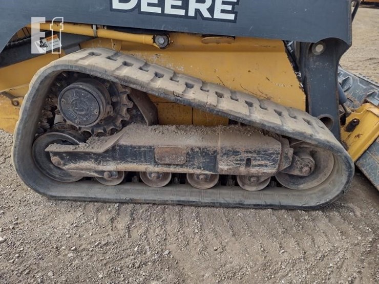 deere-323d-image-19