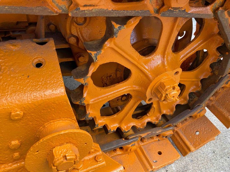oliver-ag-6h-ag-crawler-image-31