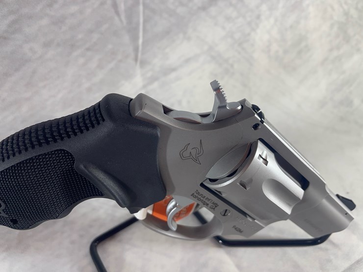 #4378-•-taurus-model-942-22-wmr-revolver,-sn:-ahd909852-image-7