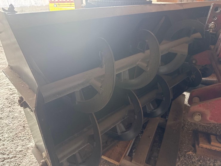 8’-woods-ss96-snow-blower-image-11