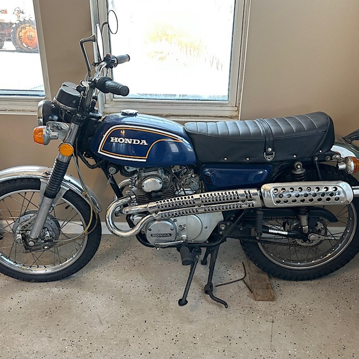 1972 HONDA 175 MOTORCYCLE
