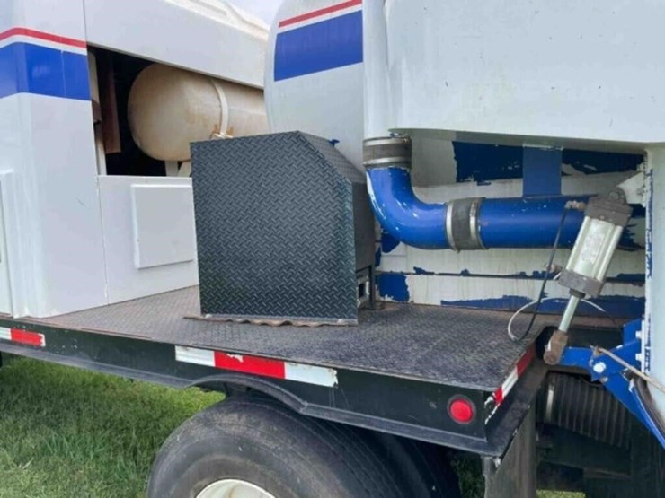 2014-international-durastar-4300-image-33