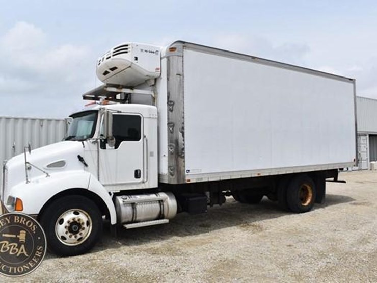 2008-kenworth-t300-image-2