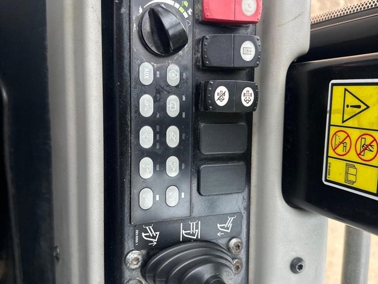 2019-caterpillar-973k-image-37