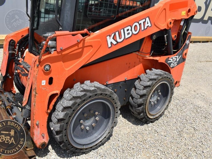 2017-kubota-ssv65-image-7