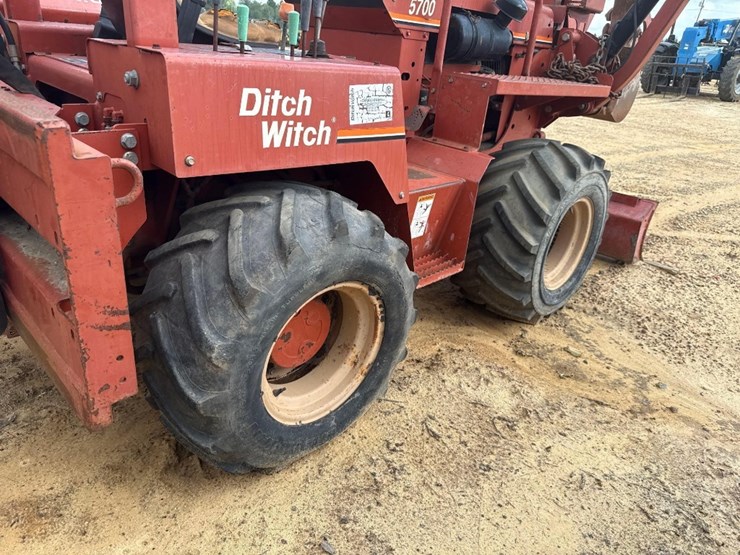 2002-ditch-witch-5700-image-8