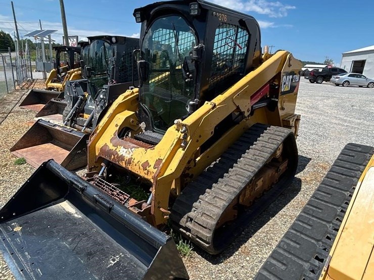 2015-caterpillar-279d-image-3
