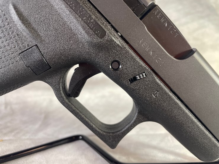 #4389-•-glock-model-43-9mm-luger-pistol,-sn:-aewk121-image-9