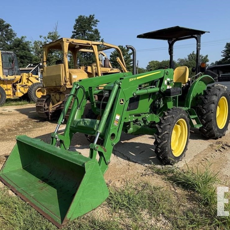 JOHN DEERE 5045E