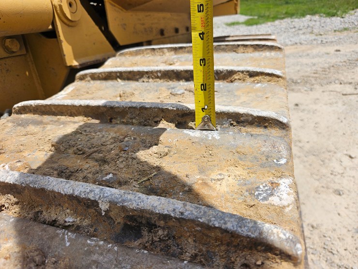 caterpillar-d4c-image-48