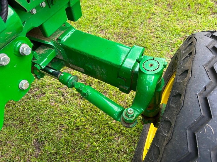 2021-john-deere-5045e-image-15