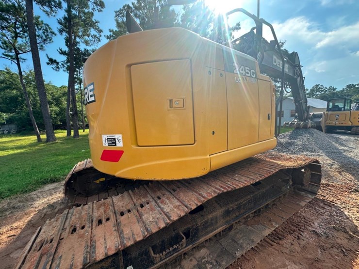 2018-deere-245g-lc-image-38