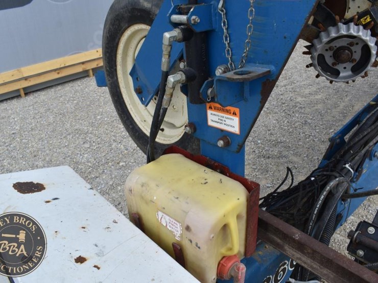 2005-kinze-3600-image-35