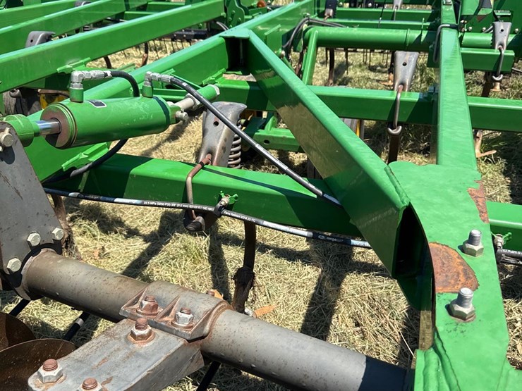 john-deere-2310-image-29
