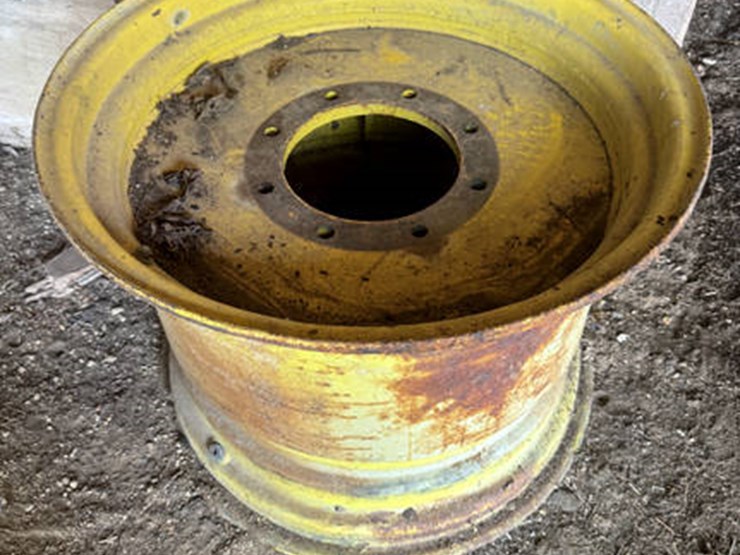 #1417-•-8-bolt-rim-image-1