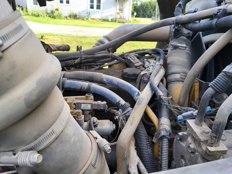 2008-peterbilt-384-image-69