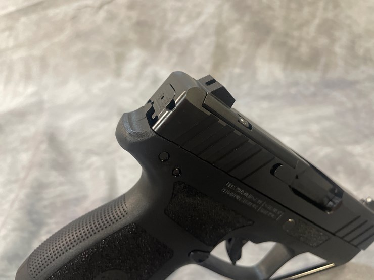 #4352-•-beretta-apx-a1-9mm-luger-pistol,-sn:-axc158923-image-10