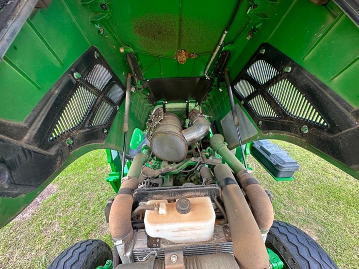 2021-john-deere-5045e-image-27