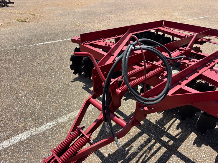 #24-•-ih-pull-type-disk--12ft-image-12