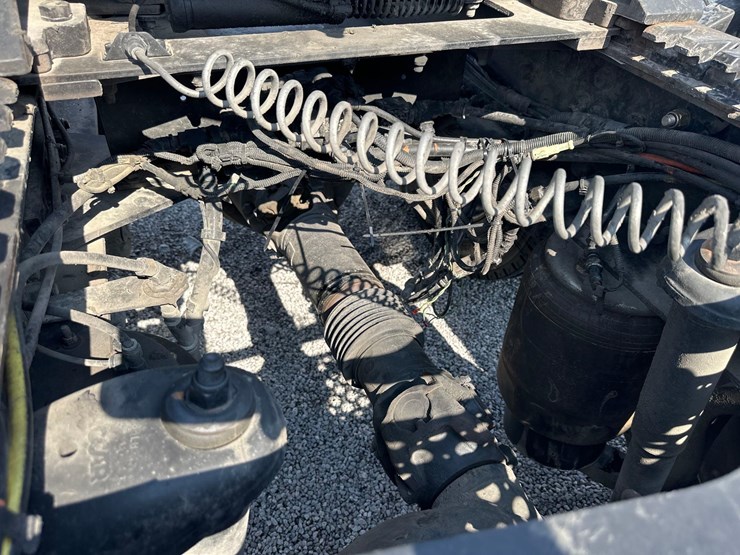 2019-kenworth-w900l-image-35