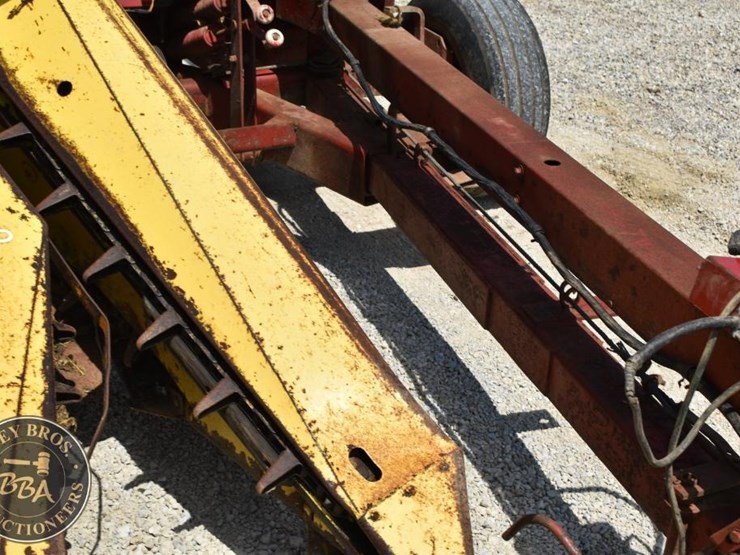 new-holland-770-image-21