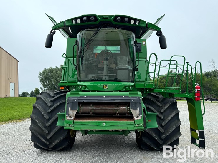 2023-john-deere-s780-image-2