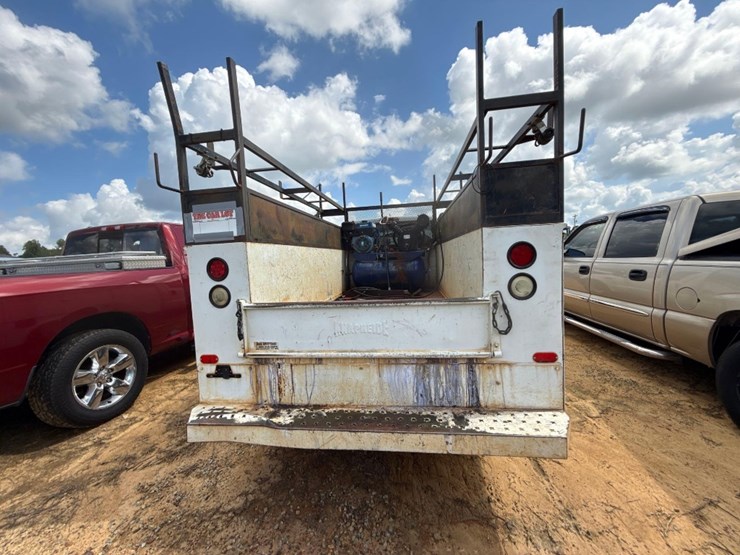 ford-f350-xl-image-5