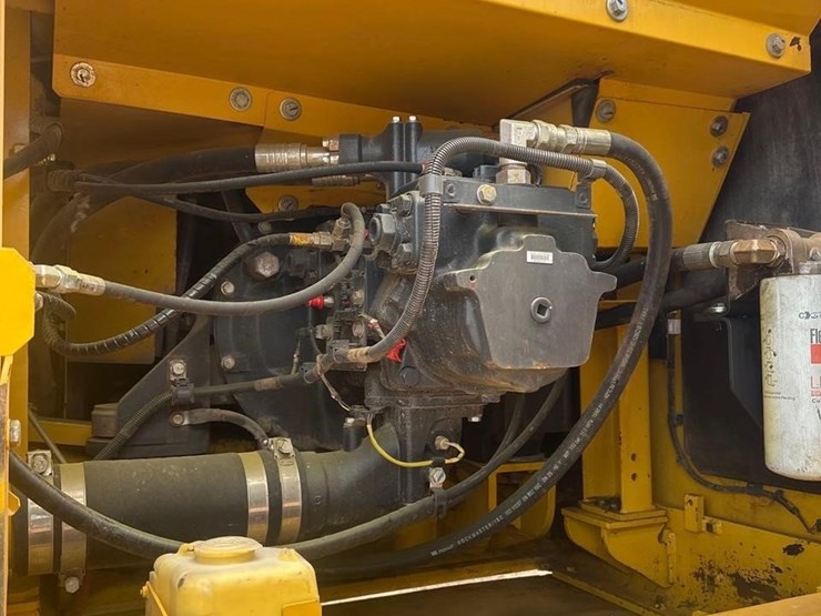 2021-komatsu-pc360-lc-image-21