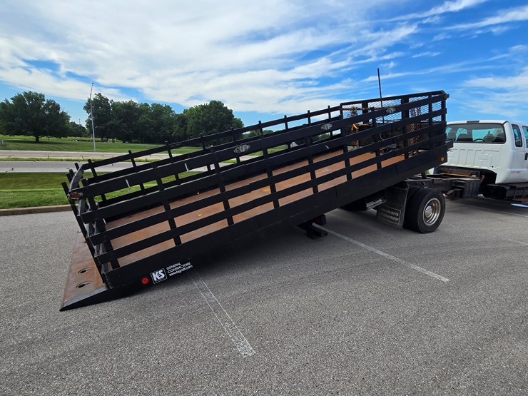 2004-ford-f650-image-106