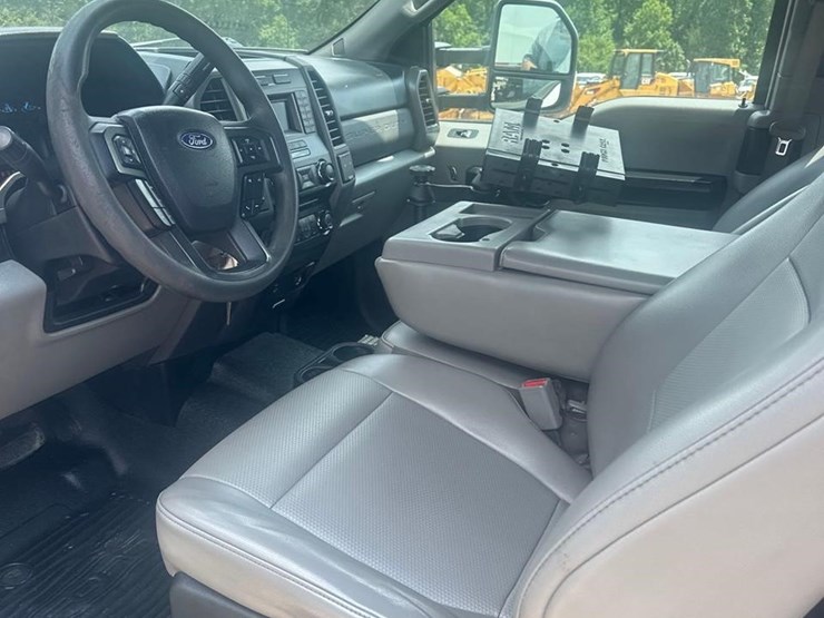 2017-ford-f350-xl-image-22