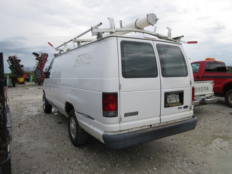 2011-utility-van-image-13