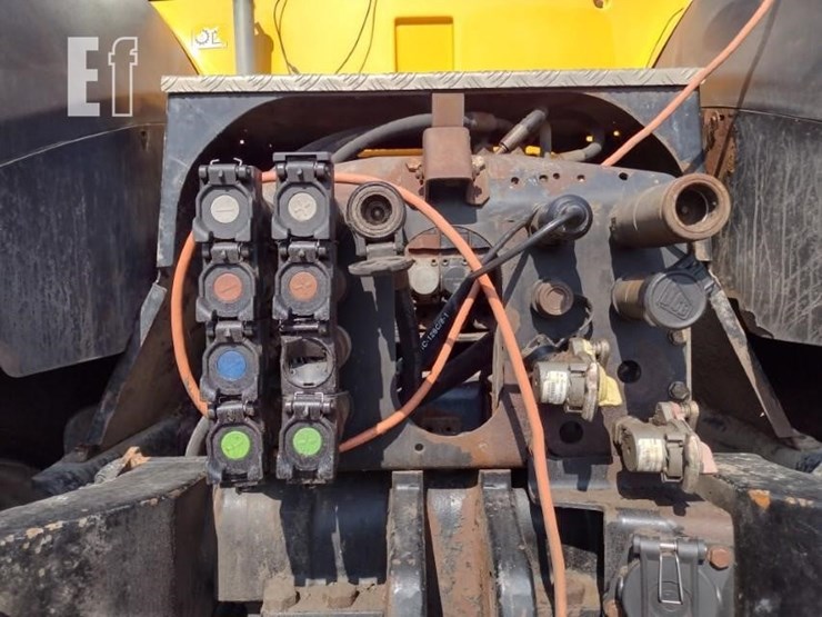 jcb-fastrac-8280-image-21