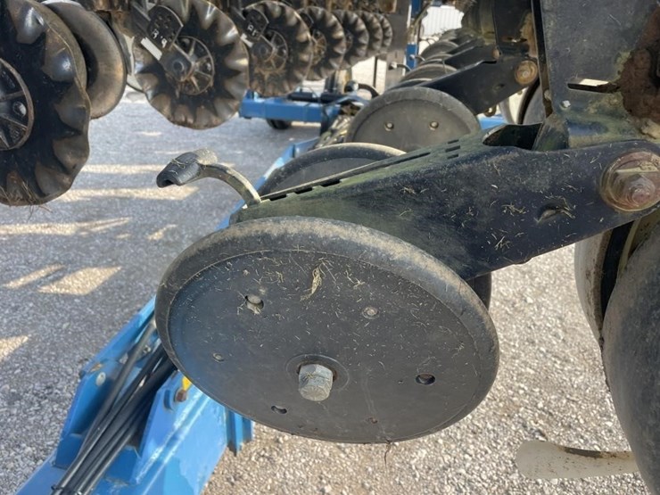 2001-kinze-3600-image-10