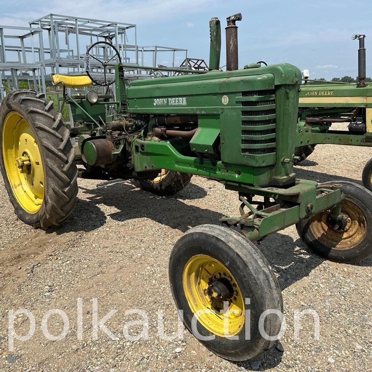 JOHN DEERE B