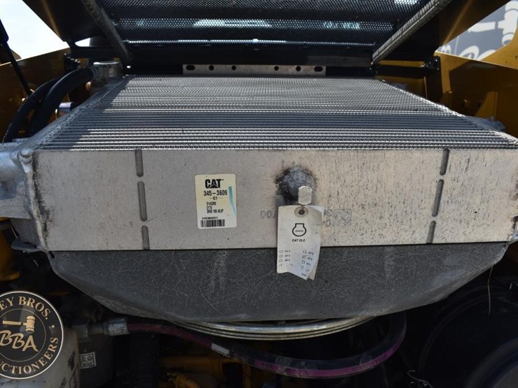 2021-caterpillar-262d3-image-35