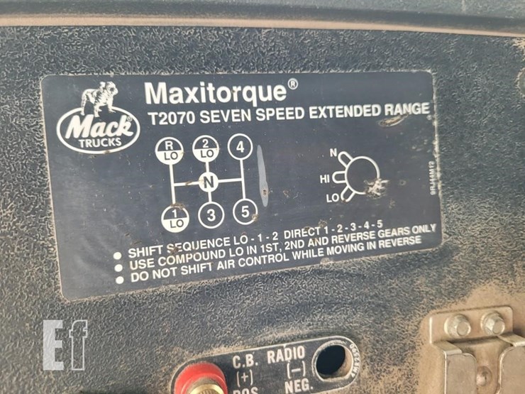 1990-mack-rb690s-image-25
